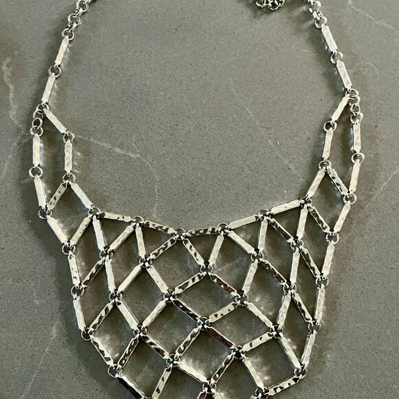 Set of 3 Premier Designs Necklaces & 2 pair of earrings - Picture 2 of 4